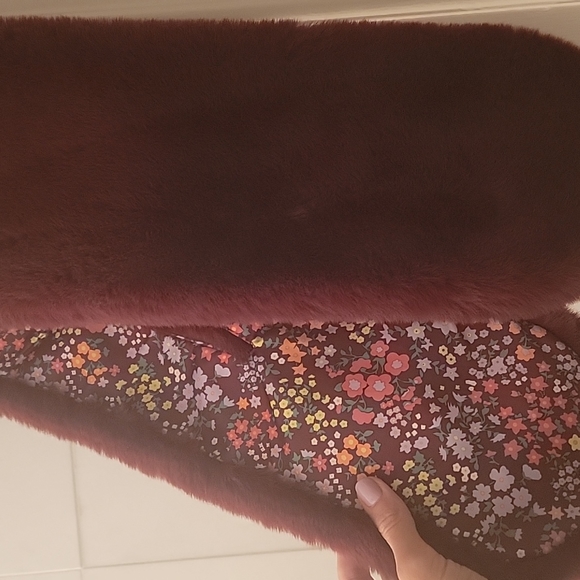 Scarf - Picture 2 of 3